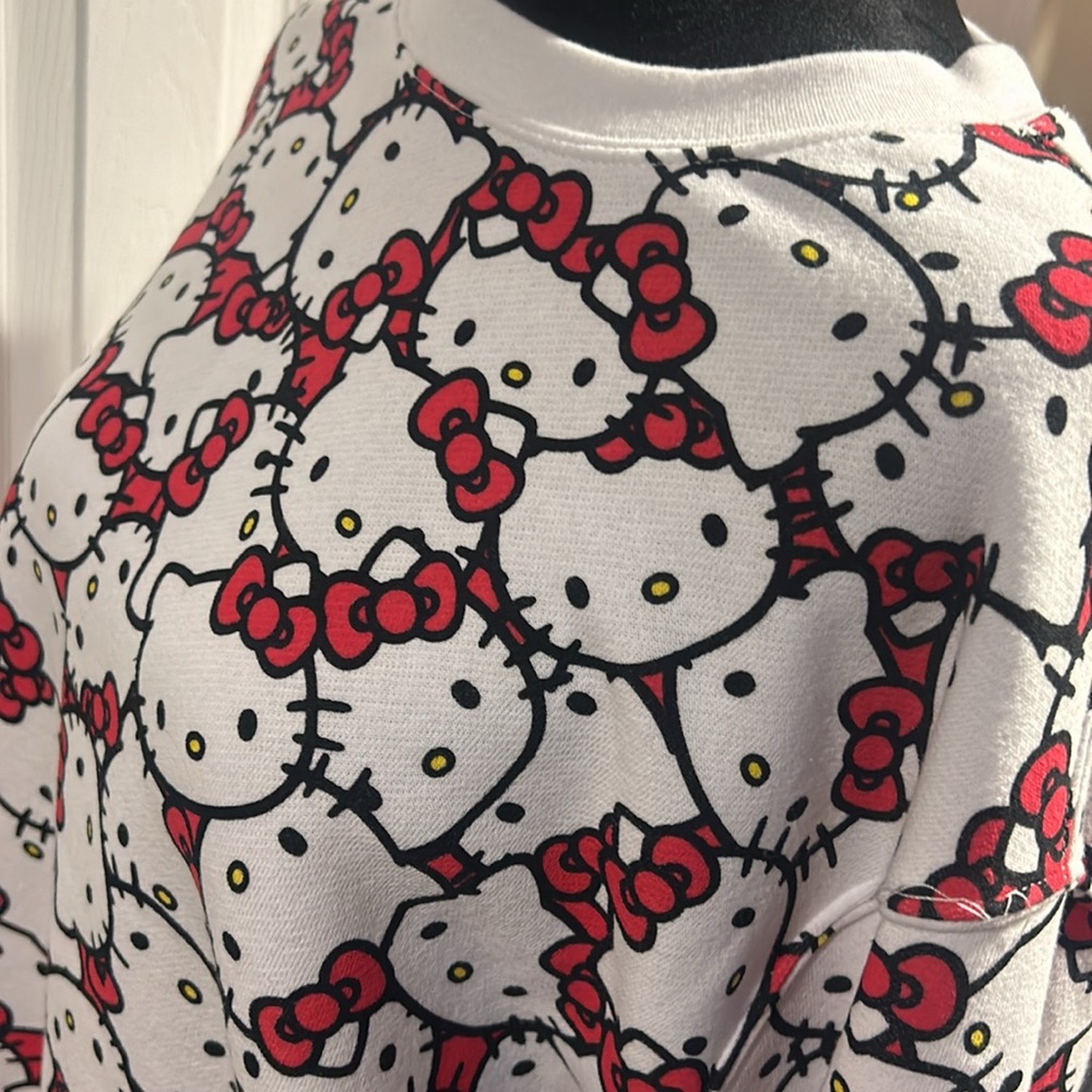 Hello kitty sweater - Picture 4 of 7